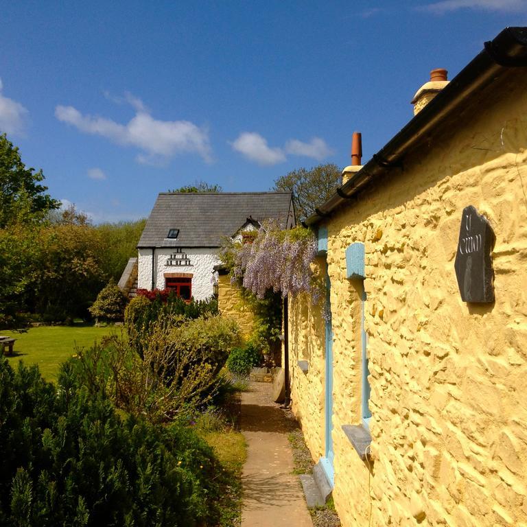 Charming Welsh Cottage Johnston Exterior foto